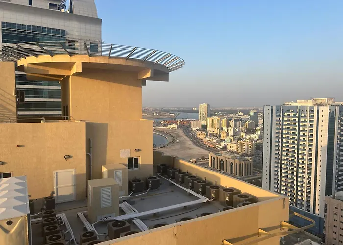 P3) Fantastic Seaview Room With Shared Bath Inside 3Bedroom Apartment