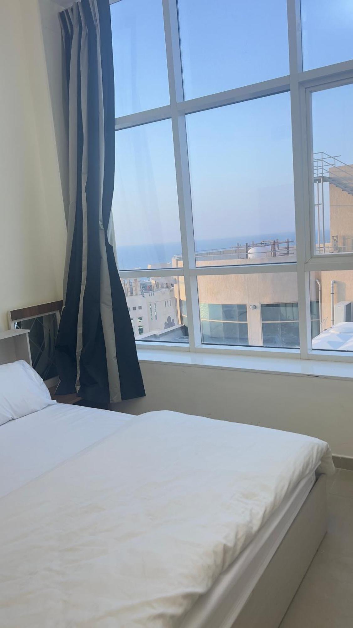 P3) Fantastic Seaview With Shared Bath Inside 3bedroom