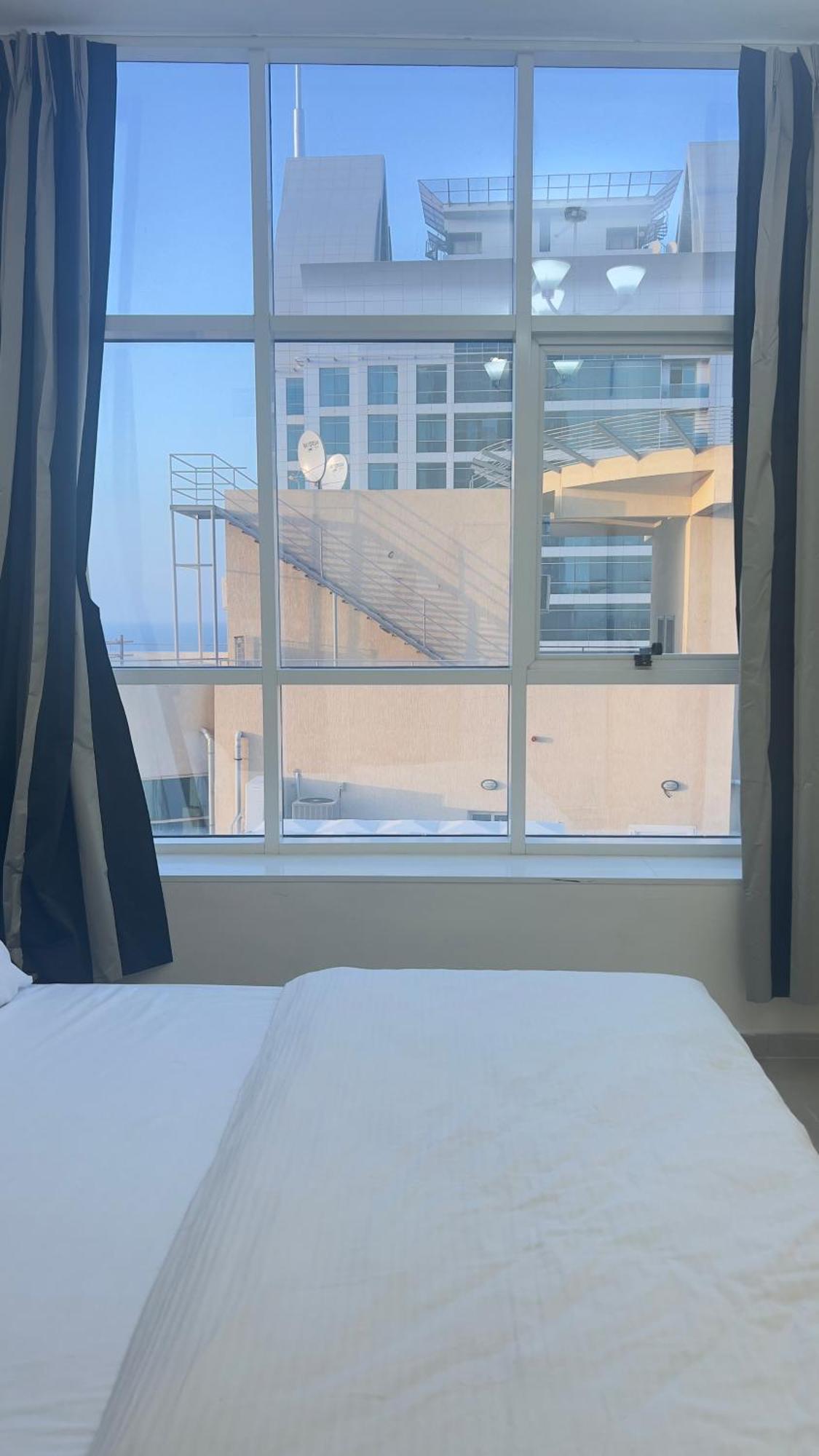 P3) Fantastic Seaview With Shared Bath Inside 3bedroom Homestay Ajman