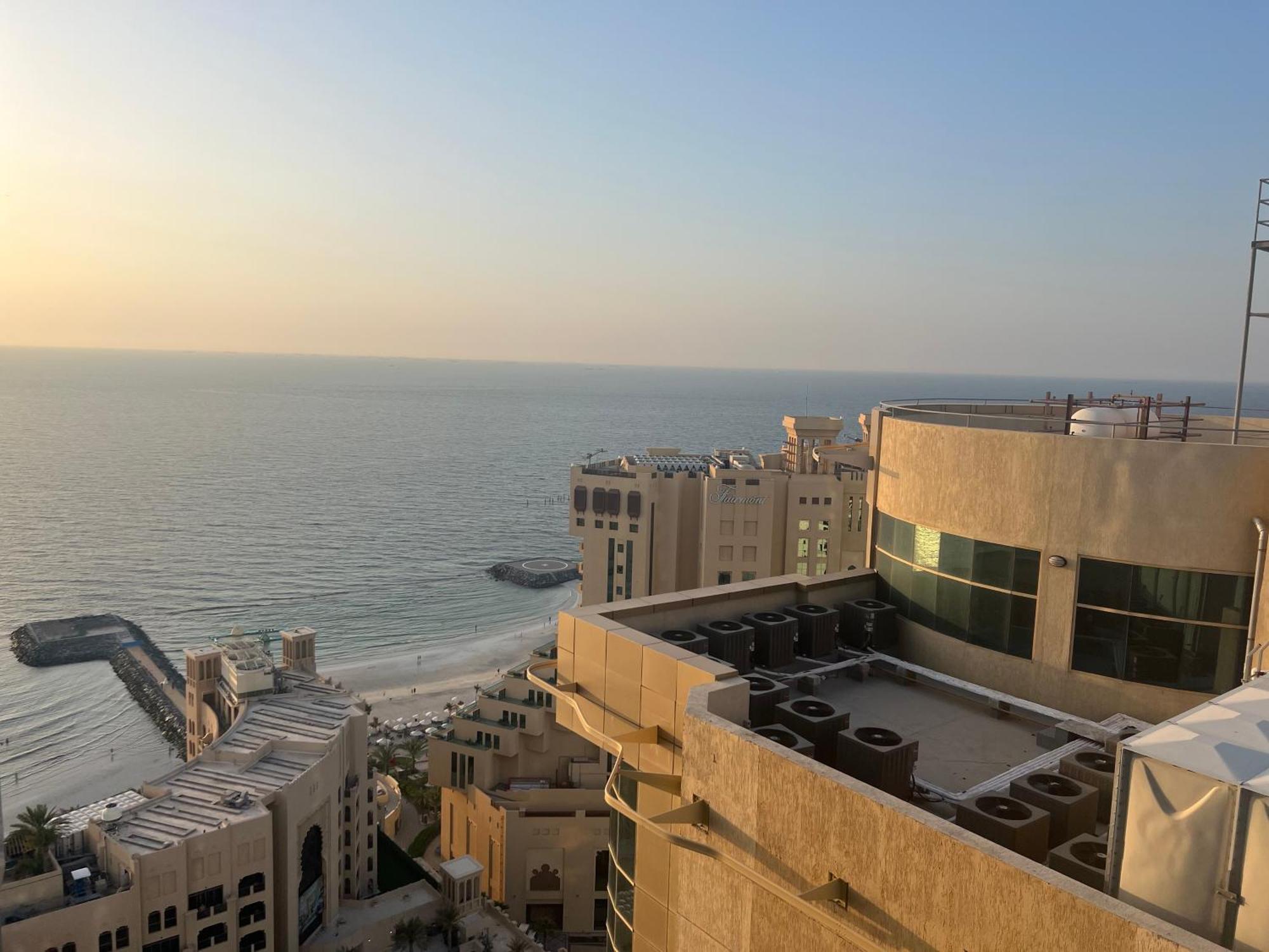 P3) Fantastic Seaview With Shared Bath Inside 3bedroom *