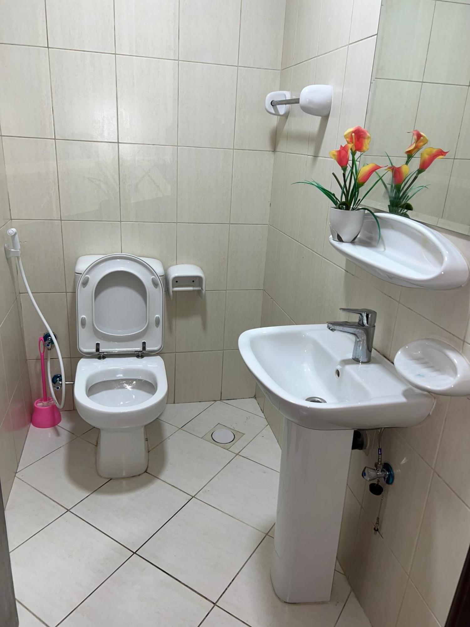 P3) Fantastic Seaview With Shared Bath Inside 3bedroom *