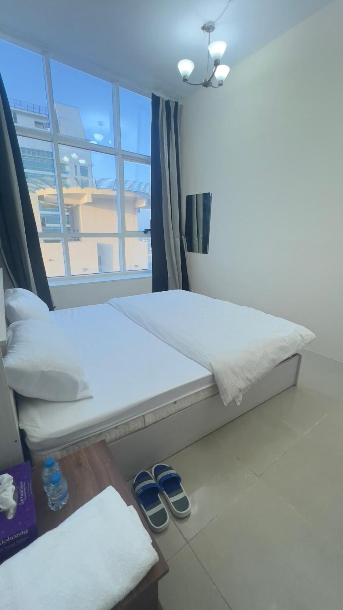 P3) Fantastic Seaview With Shared Bath Inside 3bedroom *